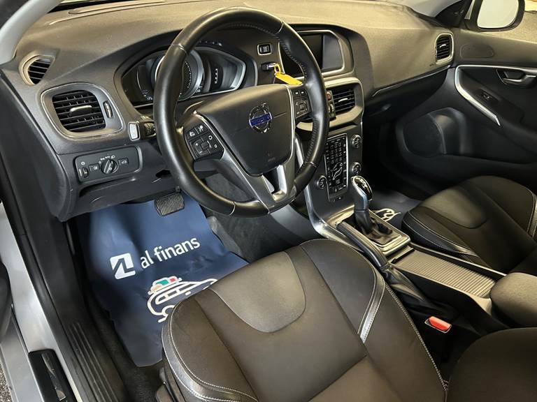 Volvo V40 2,0 D3 150 Momentum aut.