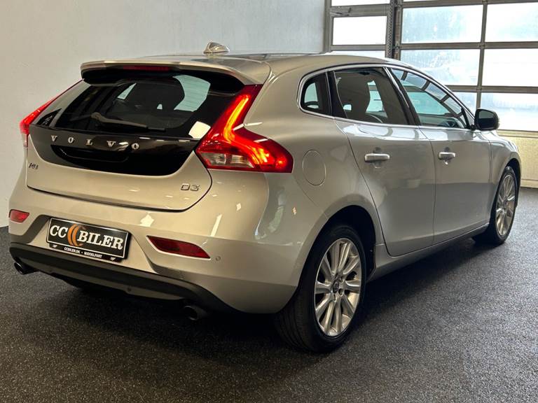 Volvo V40 2,0 D3 150 Momentum aut.