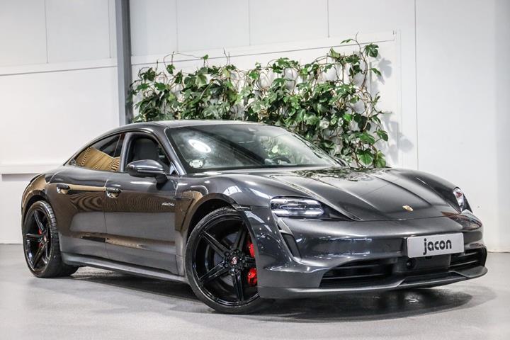 Grå Porsche Taycan 4S fra 2021 set udefra