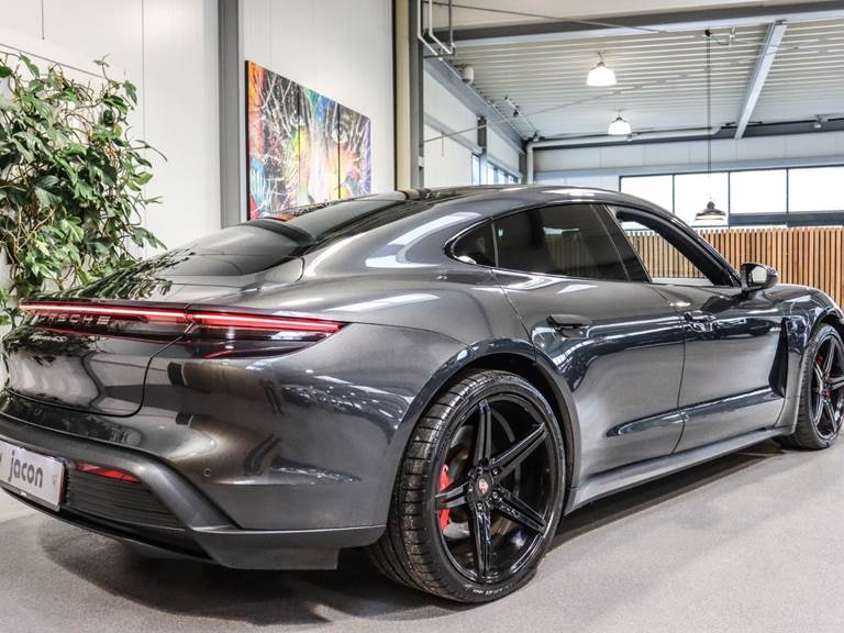 Porsche Taycan 4S Performance+