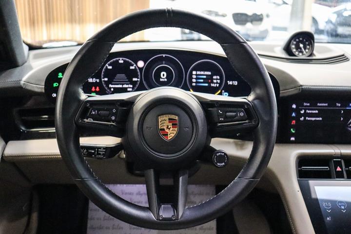 Grå Porsche Taycan 4S fra 2021