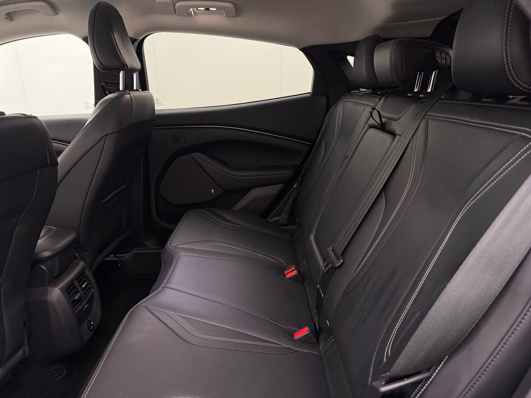 Sort Ford Mustang Mach-E fra 2022