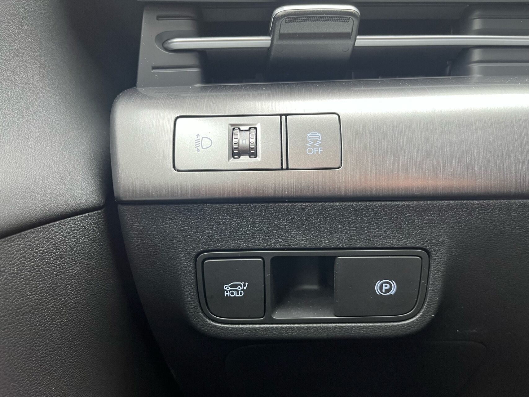 Grå Hyundai Kona fra 2025