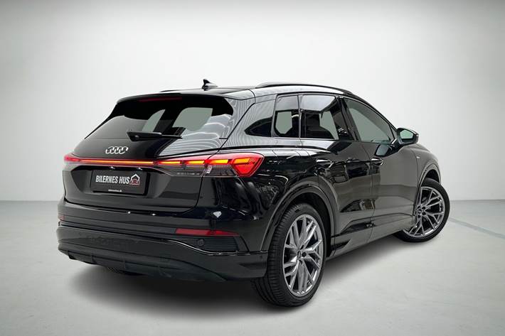 Sort Audi Q4 fra 2025