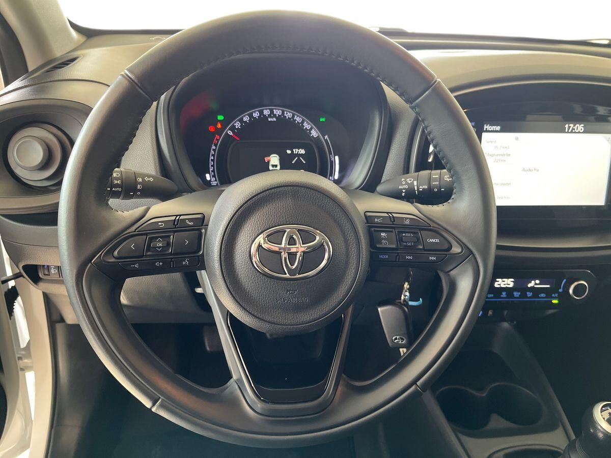 Hvid Toyota Aygo X fra 2022
