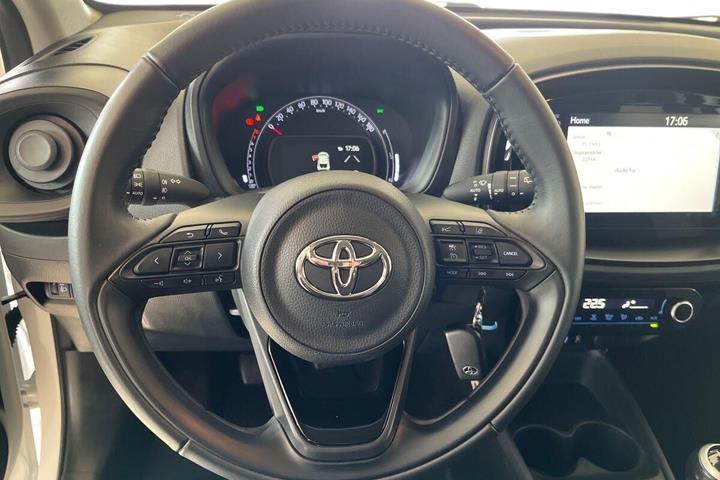 Hvid Toyota Aygo X fra 2022