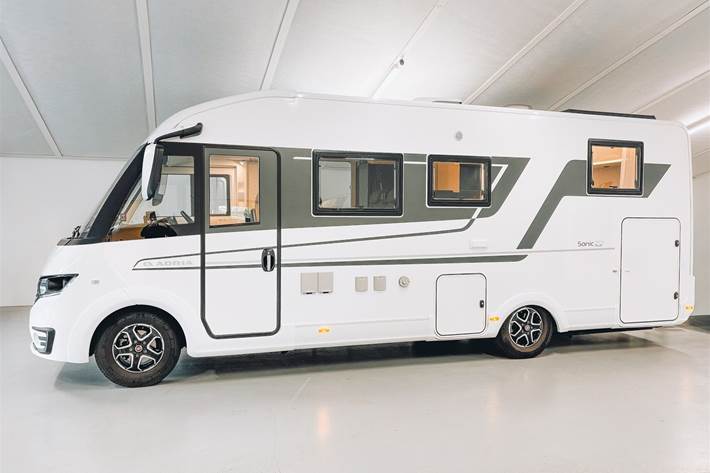 Hvid Adria Sonic fra 2022