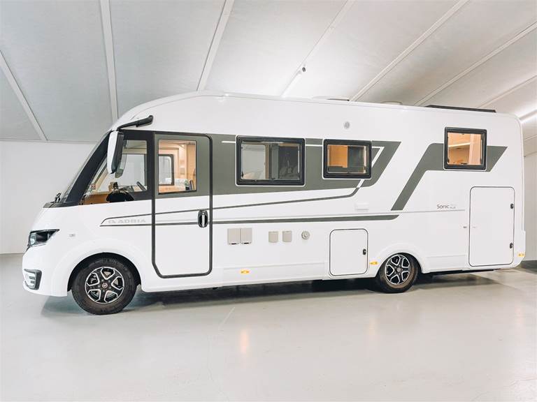 Adria Sonic 2,3 I 700 SL JTD Plus 160HK 3d Aut.