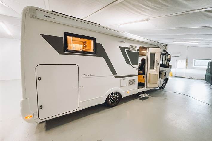 Hvid Adria Sonic fra 2022
