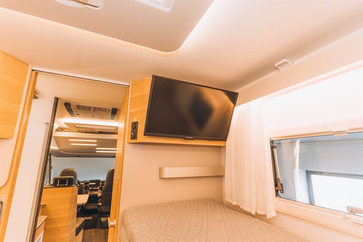 Hvid Adria Sonic fra 2022 set udefra