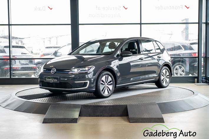 Grå VW e-Golf VII fra 2020