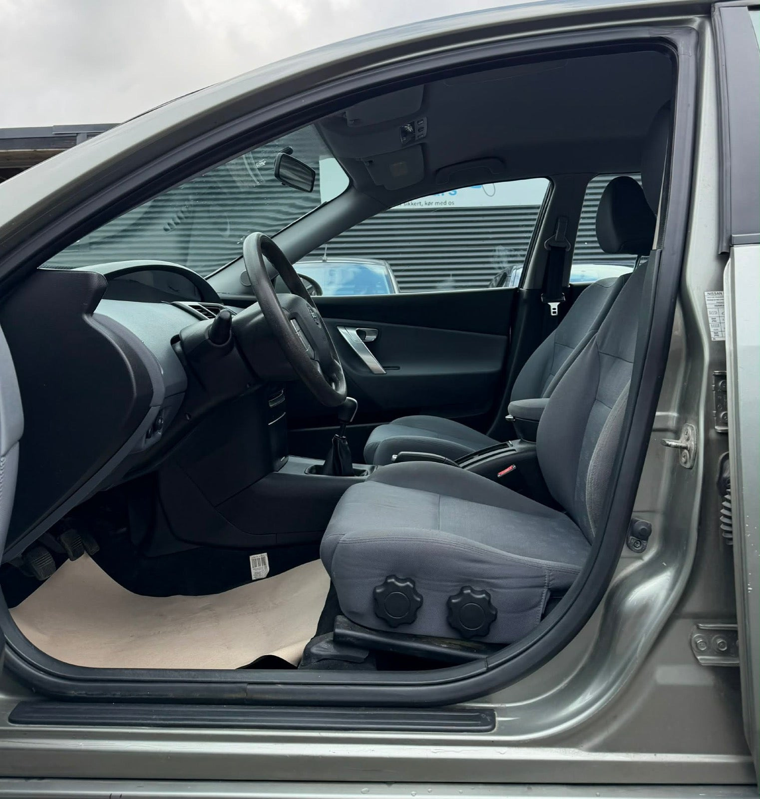 undefined Nissan Primera fra 2007 set indefra