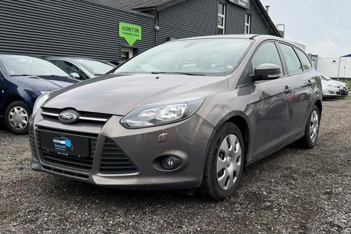 undefined Ford Focus fra 2013 set udefra