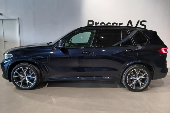 Sort BMW X5 fra 2022