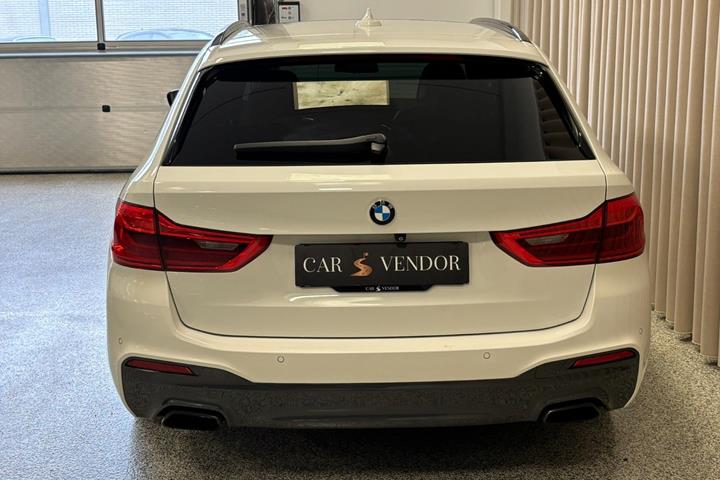 Hvid BMW 540d fra 2019