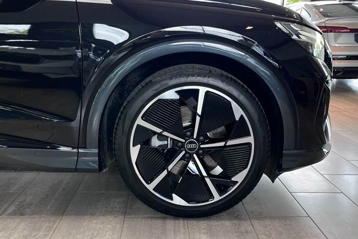 Sort Audi Q4 e-tron fra 2025