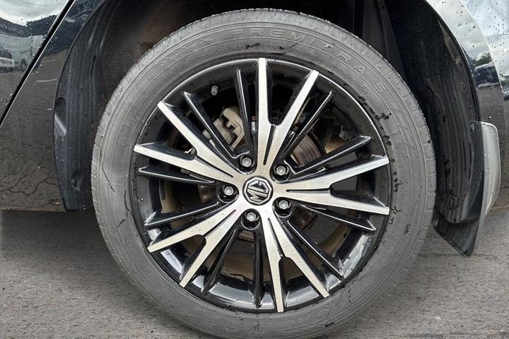 Sort MG MG5 fra 2023
