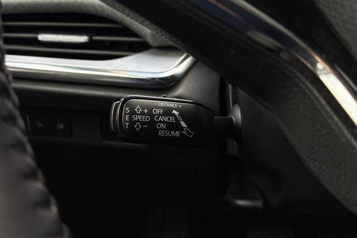 Blå Skoda Enyaq fra 2023
