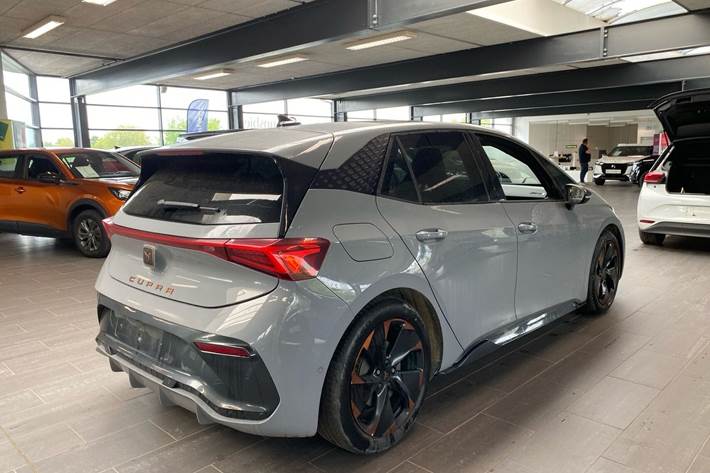 Grå Cupra Born fra 2022