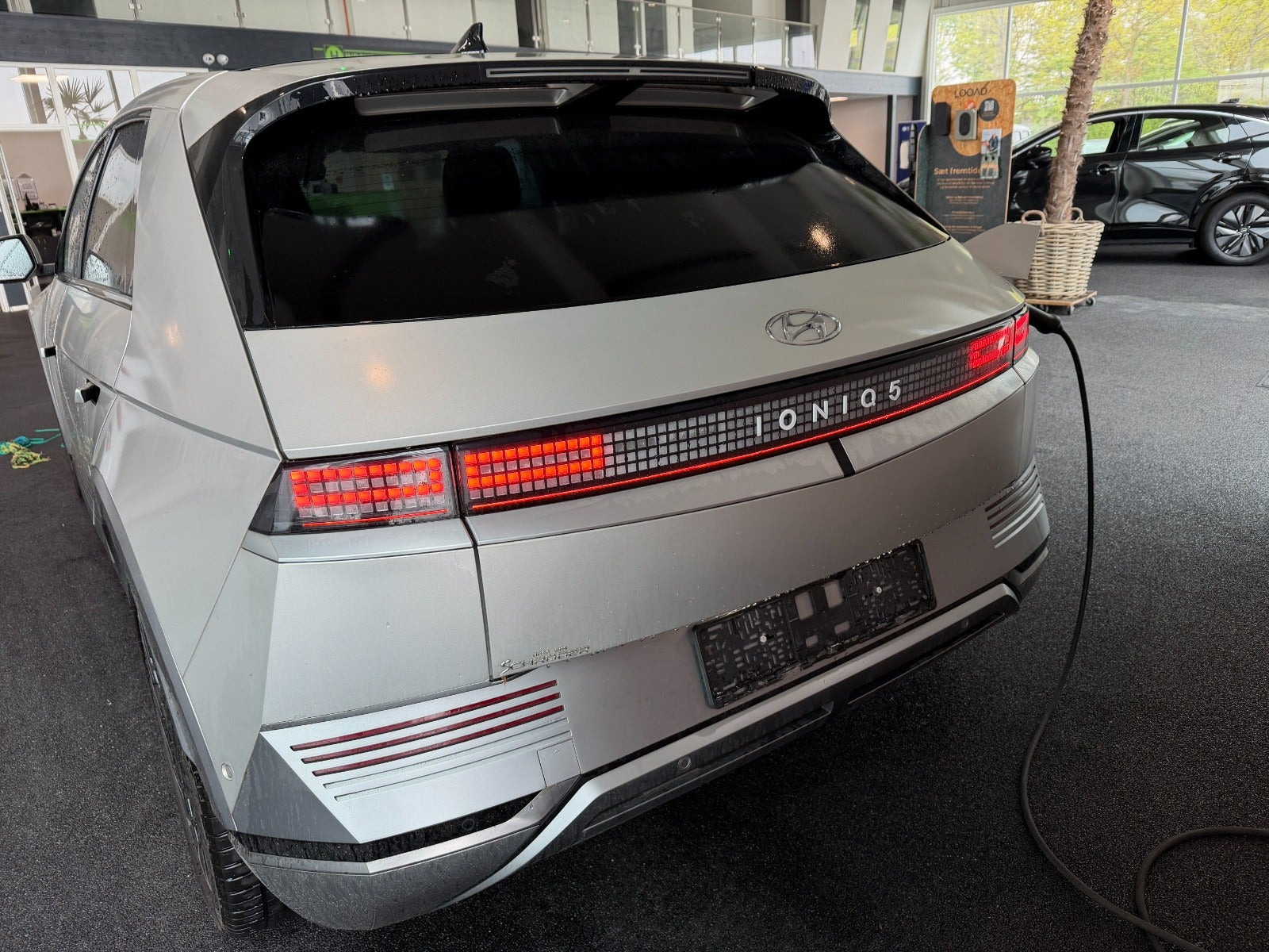 Gul Hyundai Ioniq 5 fra 2023
