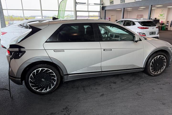 Gul Hyundai Ioniq 5 fra 2023