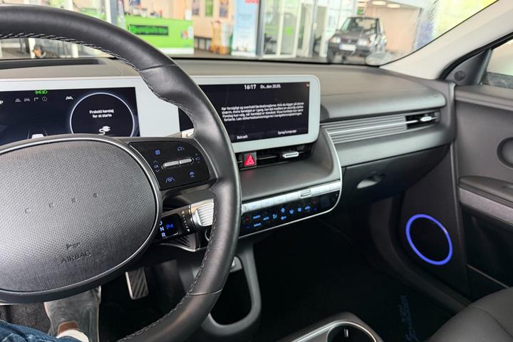 Gul Hyundai Ioniq 5 fra 2023