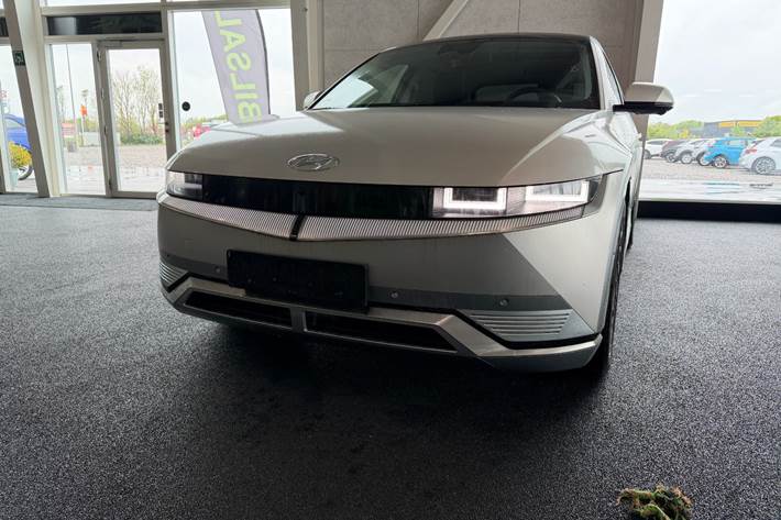 Gul Hyundai Ioniq 5 fra 2023