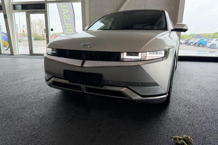 Gul Hyundai Ioniq 5 fra 2023
