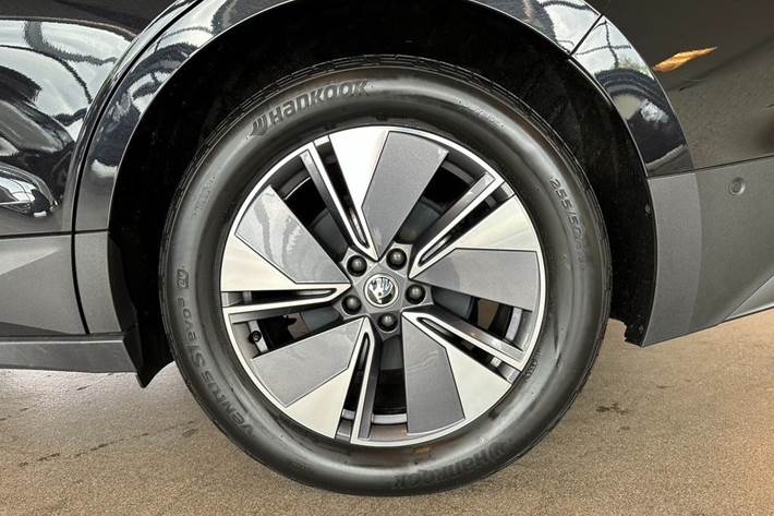 Sort Skoda Enyaq fra 2022