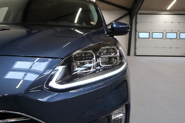 Blå Ford Kuga fra 2021
