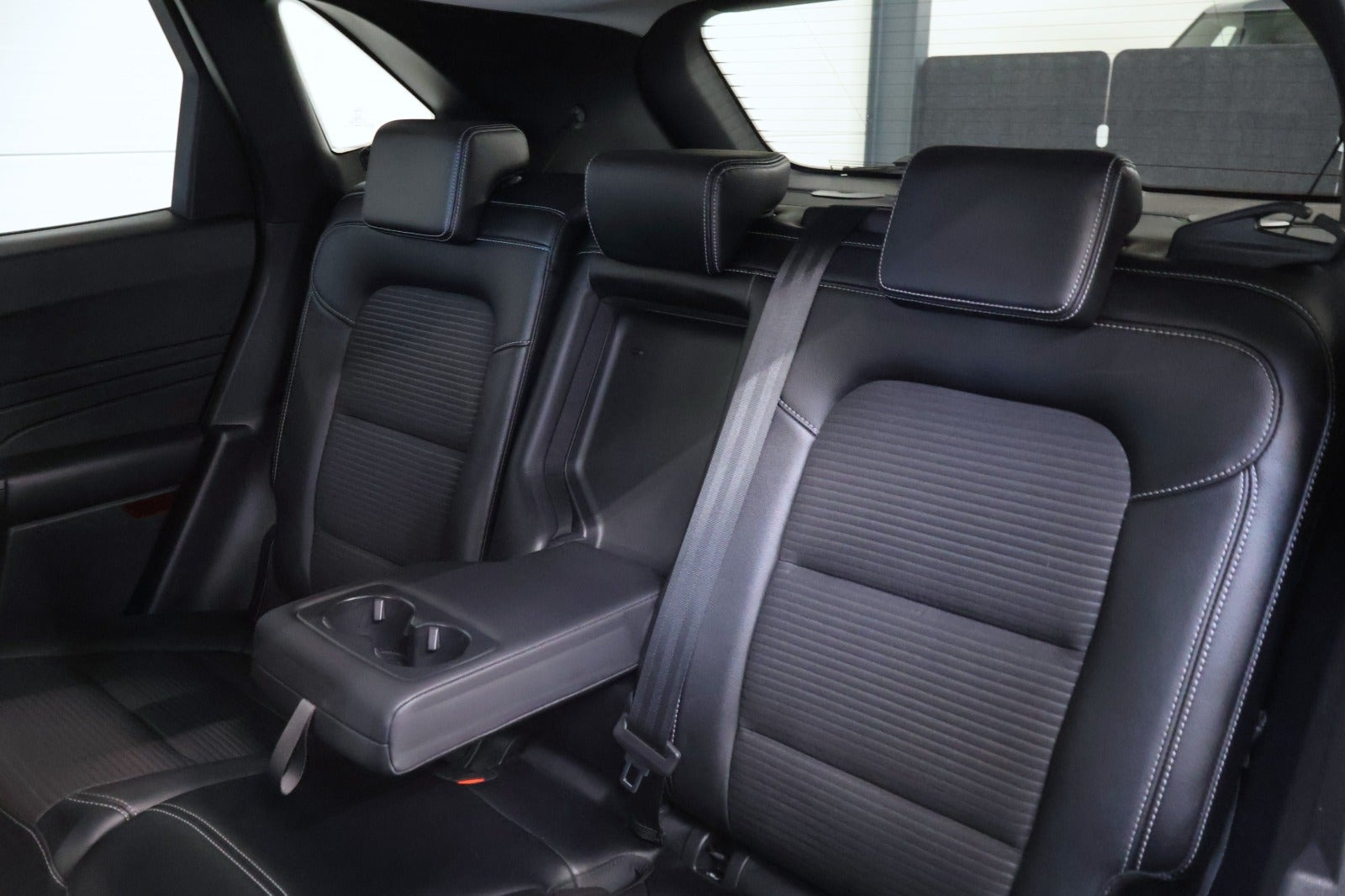 Blå Ford Kuga fra 2021