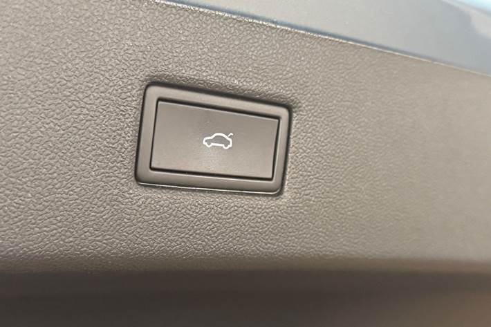 Blå Ford Explorer fra 2024