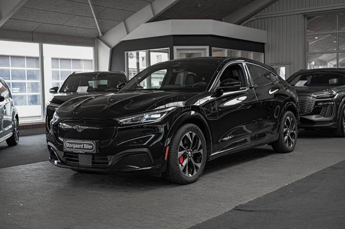 Sort Ford Mustang Mach-E fra 2023