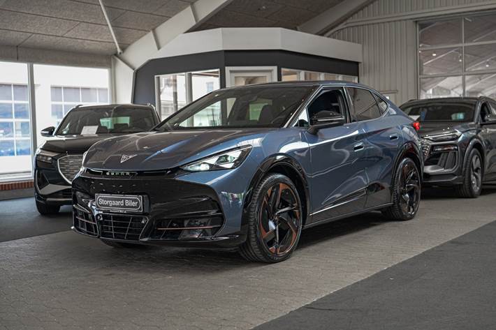 Blå Cupra Tavascan fra 2024