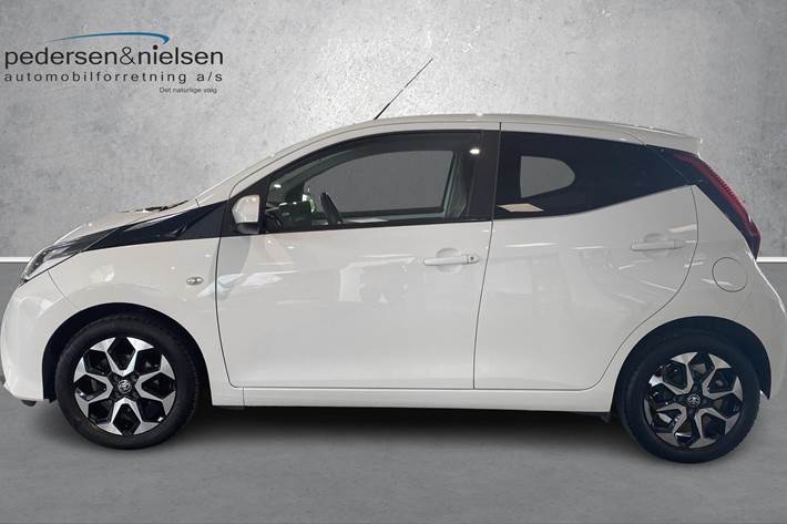Hvid Toyota Aygo fra 2020