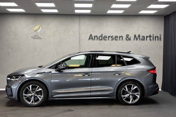 Grå Skoda Enyaq fra 2023