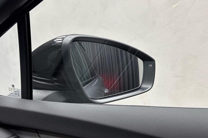 Grå Skoda Enyaq fra 2023