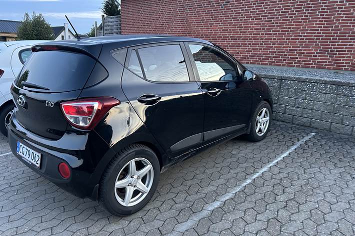 Sort Hyundai i10 fra 2019