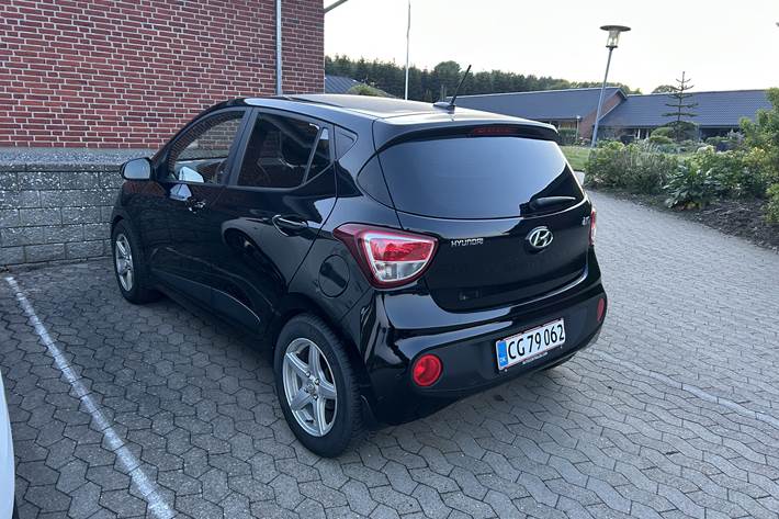 Sort Hyundai i10 fra 2019