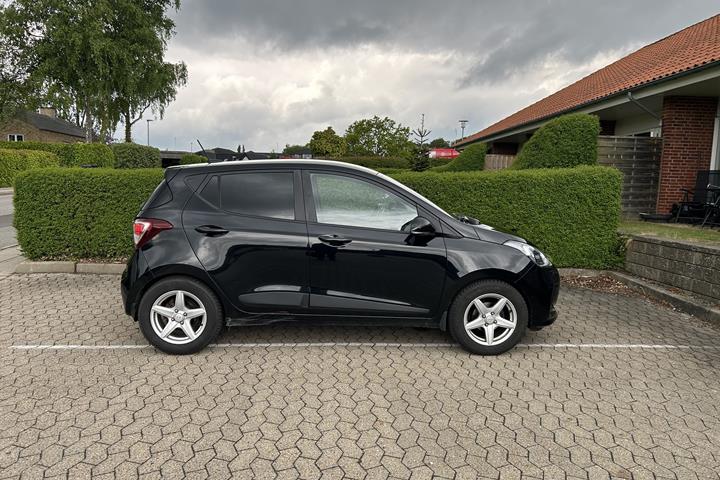 Sort Hyundai i10 fra 2019
