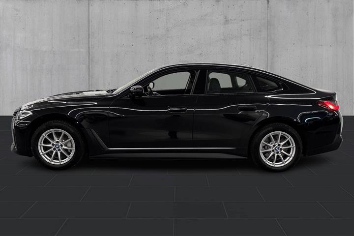 Sort BMW i4 fra 2023