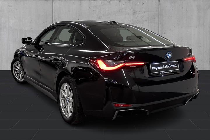 Sort BMW i4 fra 2023