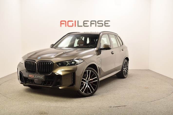 Grøn BMW X5 fra 2023
