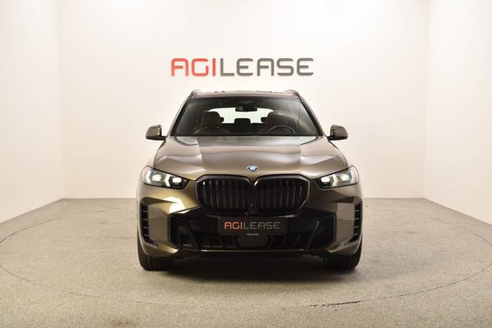 Grøn BMW X5 fra 2023