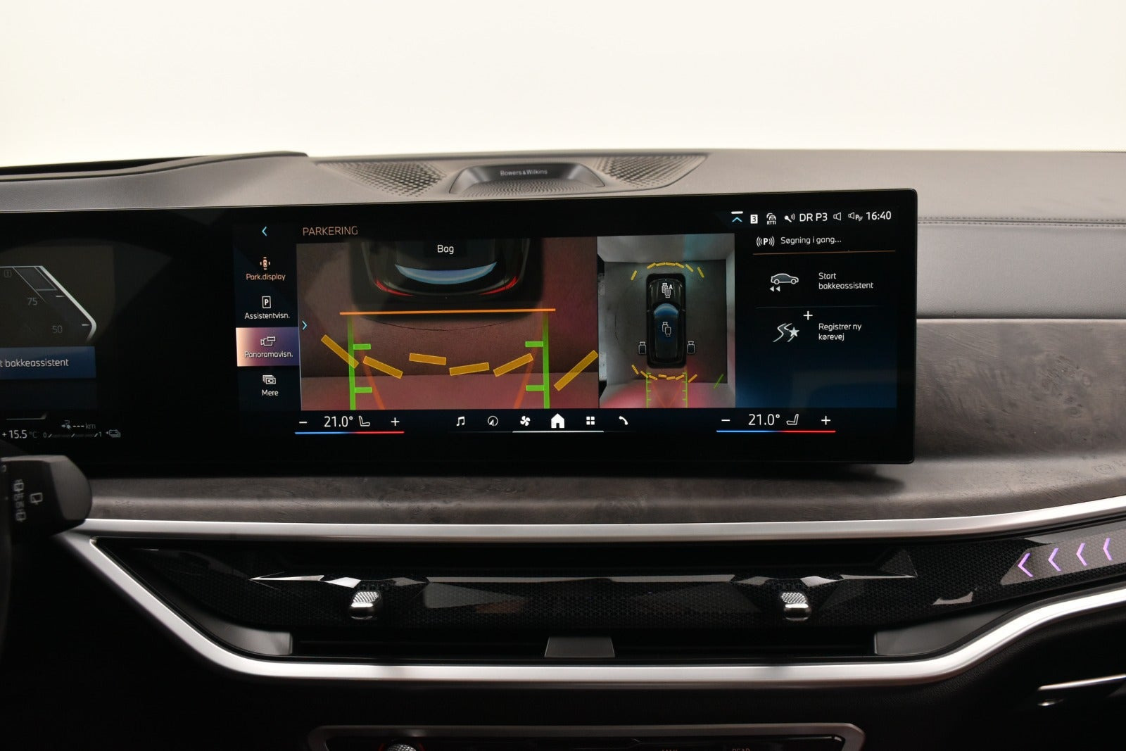 Grøn BMW X5 fra 2023
