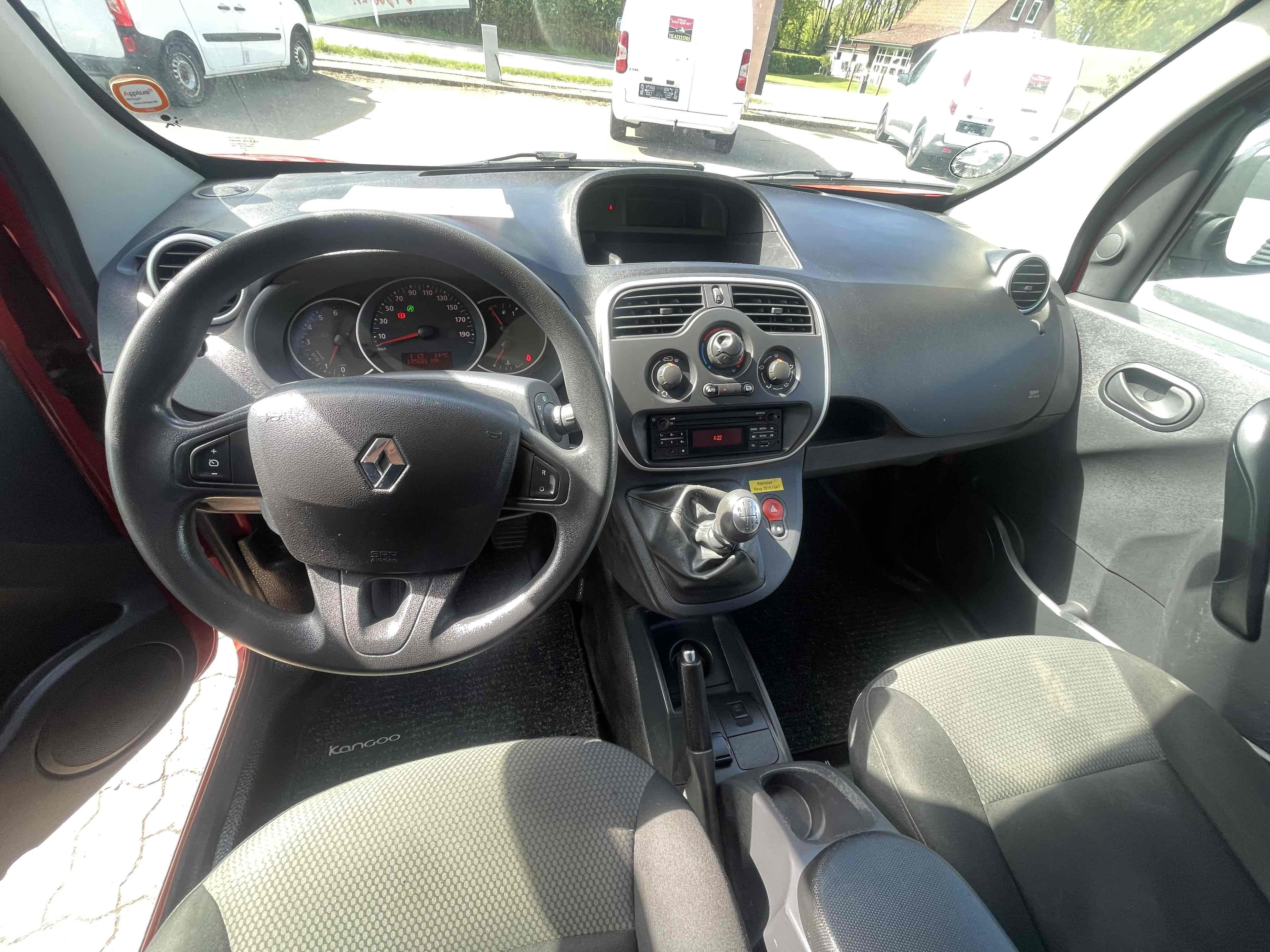 Rød Renault Kangoo fra 2021
