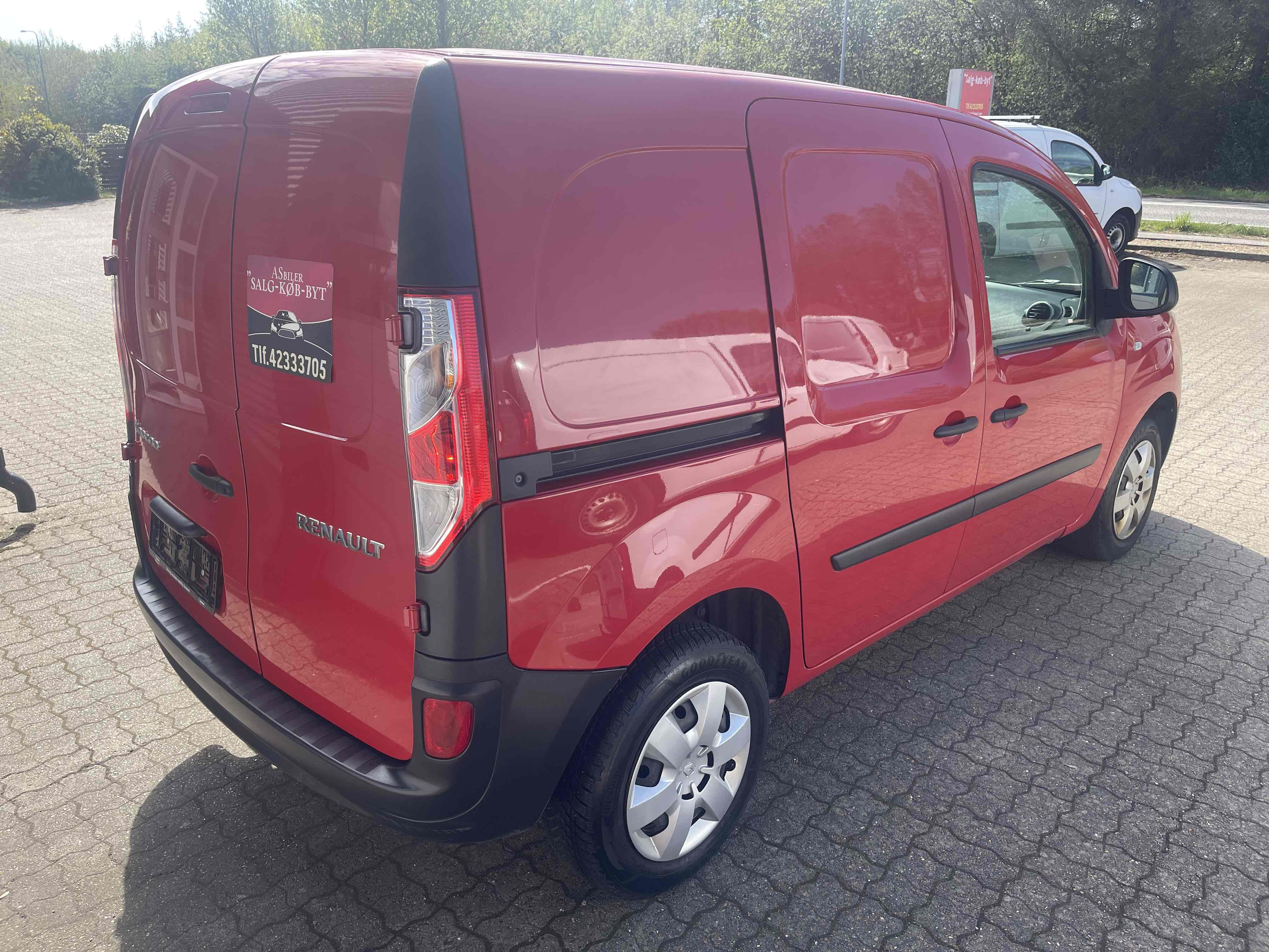 Rød Renault Kangoo fra 2021