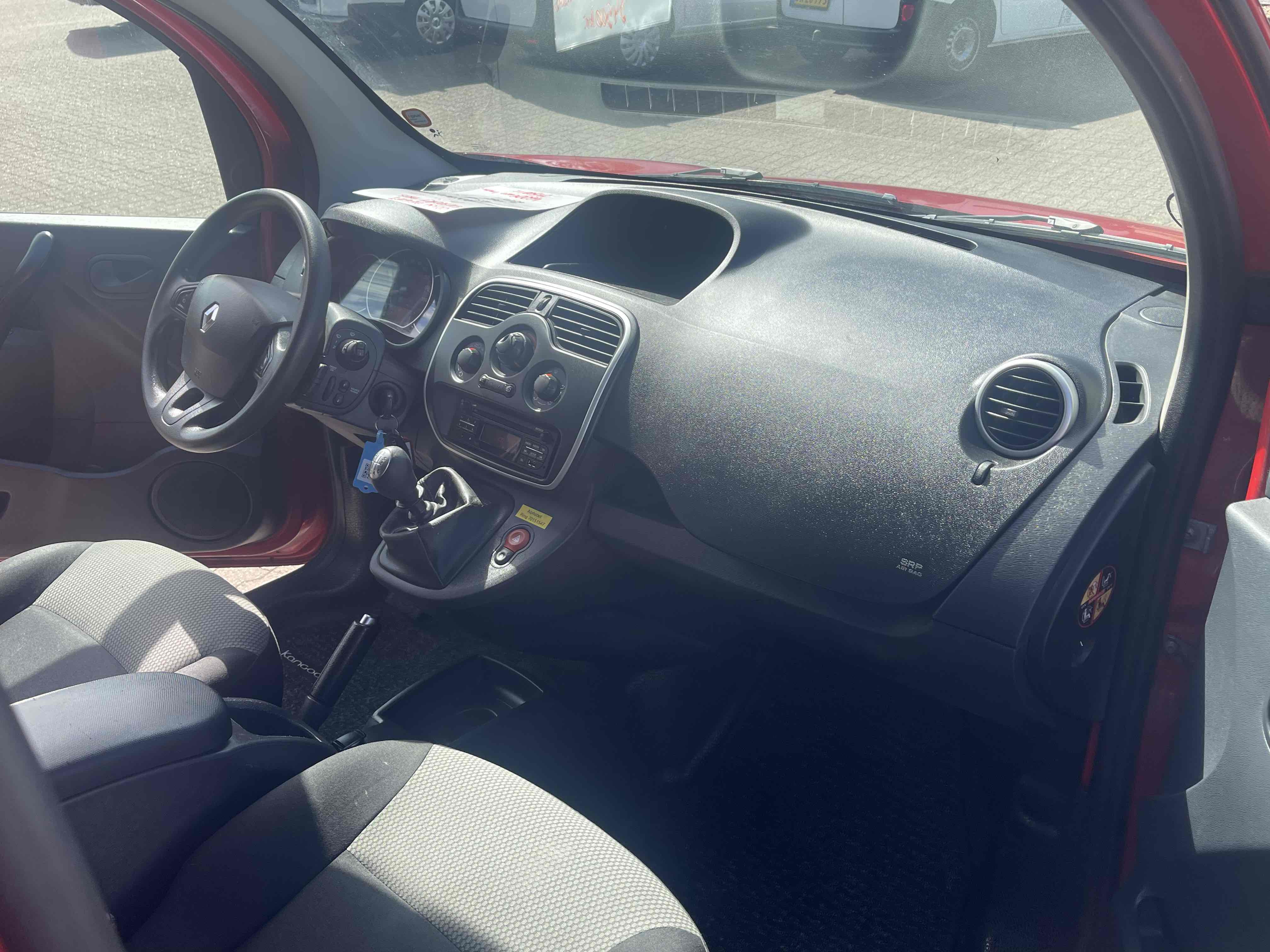 Rød Renault Kangoo fra 2021