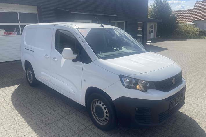 Hvid Peugeot Partner fra 2019