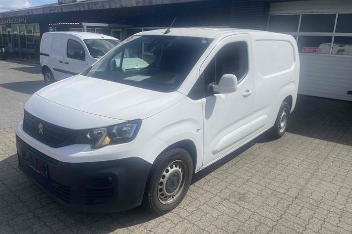 Hvid Peugeot Partner fra 2019
